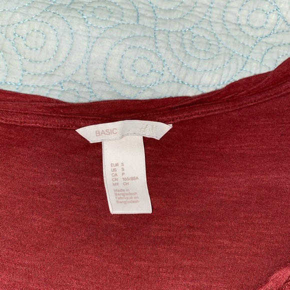 Basic Top - Picture 3 of 3